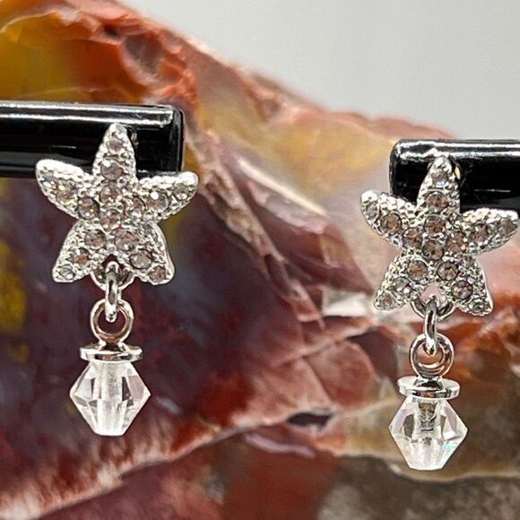 Vantel Pearl Co. Dainty Sea Star Earrings - Picture 1 of 11